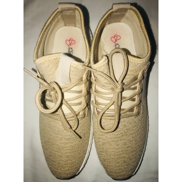 BEAUTIFUL USED WOMEN DBDK FASHION SNEAKERS - Picture 3 of 3